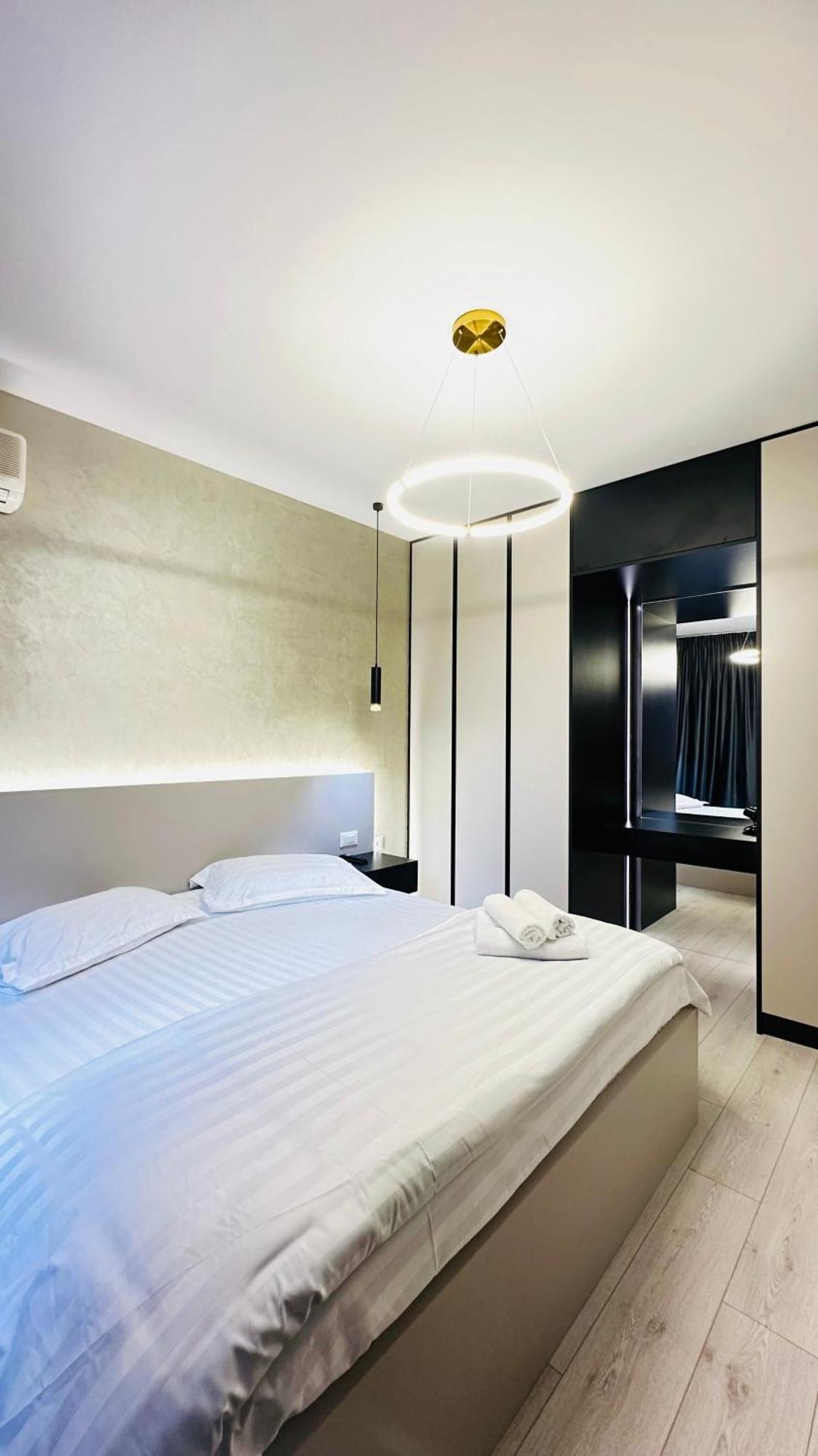 Luxurious Central Stay - Self Check-In Tirana Zewnętrze zdjęcie