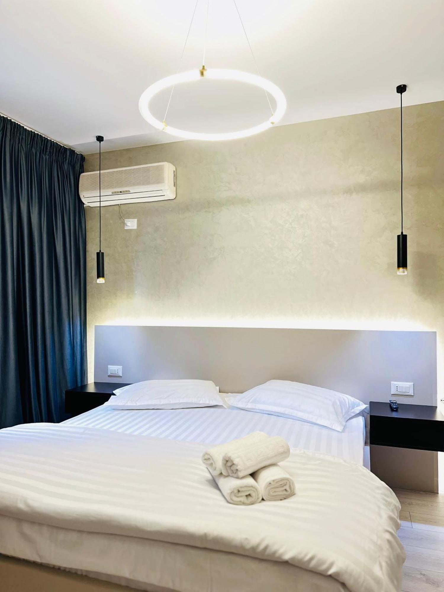 Luxurious Central Stay - Self Check-In Tirana Zewnętrze zdjęcie